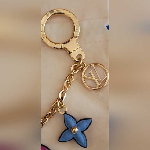 Authentic Louis Vuitton Preppy flowers Bag Charm. New w/box & dust bag - Picture 10 of 12